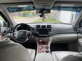 Toyota Highlander 2010 годаүшін11 000 000 тг. в Актобе – фото 4