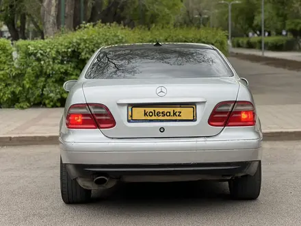 Mercedes-Benz CLK 200 1998 годаүшін2 800 000 тг. в Караганда – фото 4