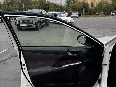 Toyota Camry 2013 года за 7 350 000 тг. в Алматы – фото 17