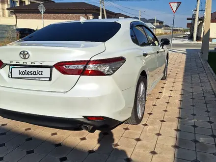 Toyota Camry 2019 года за 12 700 000 тг. в Шымкент – фото 3