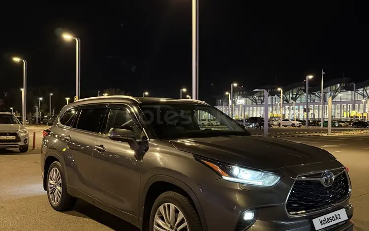 Toyota Highlander 2020 года за 24 000 000 тг. в Астана