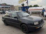 Volkswagen Vento 1996 года за 300 000 тг. в Алматы – фото 2