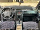 Mercedes-Benz E 320 1998 года за 3 000 000 тг. в Актау – фото 5