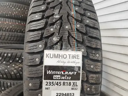 235-45-18 Kumho WI32 с шипами за 49 500 тг. в Алматы