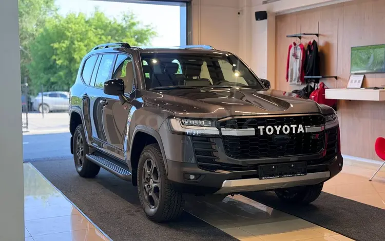 Toyota Land Cruiser GR Sport 2026 годаүшін67 480 000 тг. в Караганда