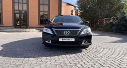 Toyota Camry 2012 года за 9 500 000 тг. в Актобе – фото 2