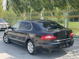 Skoda Superb 2010 года за 3 000 000 тг. в Кызылорда – фото 5