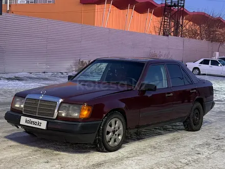 Mercedes-Benz E 260 1990 года за 1 150 000 тг. в Караганда