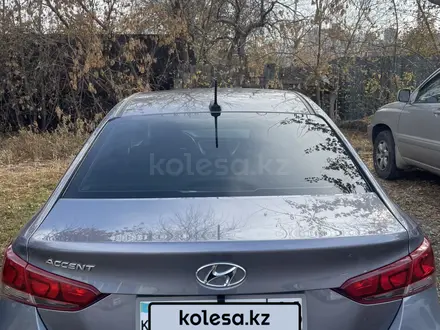 Hyundai Accent 2018 года за 6 500 000 тг. в Усть-Каменогорск – фото 3