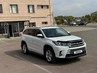 Toyota Highlander 2017 года за 18 900 000 тг. в Шымкент