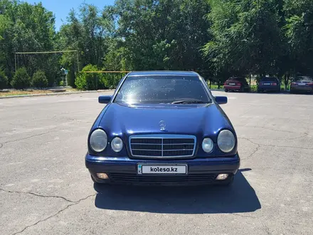 Mercedes-Benz E 230 1996 года за 2 800 000 тг. в Туркестан