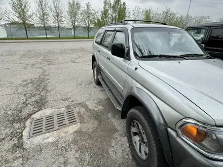 Mitsubishi Montero Sport 2000 года за 4 500 000 тг. в Алматы – фото 3