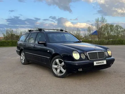 Mercedes-Benz E 320 1998 года за 2 500 000 тг. в Астана – фото 2