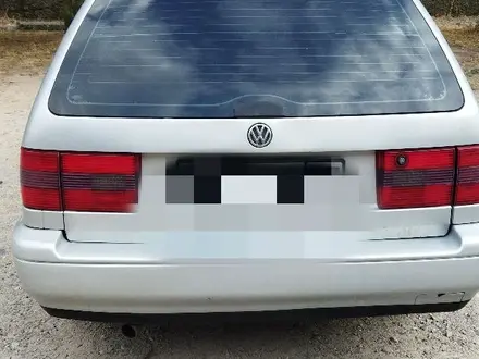 Volkswagen Passat 1995 года за 1 900 000 тг. в Темиртау – фото 2