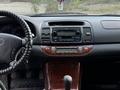Toyota Camry 2004 годаүшін5 500 000 тг. в Усть-Каменогорск – фото 5