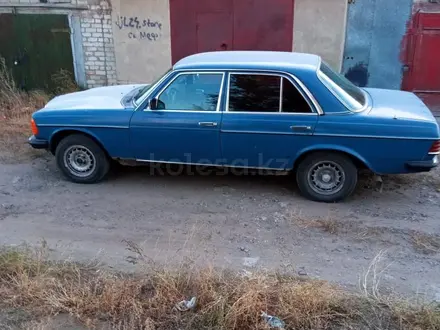 Mercedes-Benz E 200 1978 годаүшін700 000 тг. в Семей – фото 2