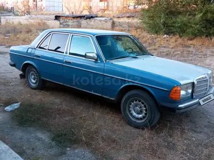 Mercedes-Benz E 200 1978 годаүшін700 000 тг. в Семей