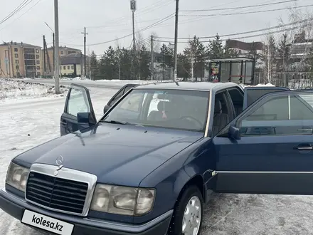 Mercedes-Benz E 230 1991 года за 2 200 000 тг. в Петропавловск – фото 9