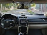 Toyota Camry 2014 годаүшін6 900 000 тг. в Уральск – фото 2