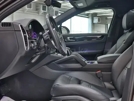 Porsche Cayenne Coupe 2021 года за 44 390 000 тг. в Алматы – фото 19