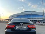 Toyota Camry 2023 года за 18 900 000 тг. в Алматы – фото 4