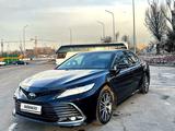 Toyota Camry 2023 года за 18 900 000 тг. в Алматы