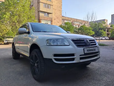 Volkswagen Touareg 2004 года за 4 300 000 тг. в Алматы