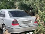 Mercedes-Benz C 200 1998 года за 10 000 тг. в Астана