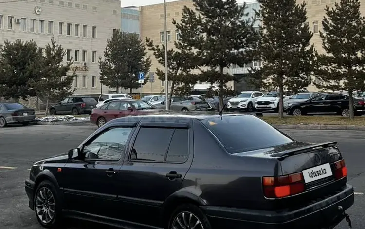 Volkswagen Vento 1993 года за 1 400 000 тг. в Алматы