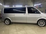 Volkswagen Caravelle 2007 года за 7 800 000 тг. в Караганда – фото 2