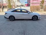 Hyundai Elantra 2023 года за 9 100 000 тг. в Алматы – фото 3