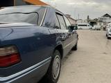 Mercedes-Benz E 220 1994 годаүшін2 000 000 тг. в Алматы – фото 4