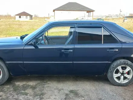 Mercedes-Benz E 230 1992 года за 1 300 000 тг. в Текели – фото 2