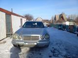 Mercedes-Benz E 200 1995 годаfor2 100 000 тг. в Семей