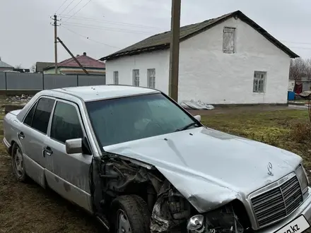 Mercedes-Benz E 220 1995 года за 1 600 000 тг. в Сарыагаш