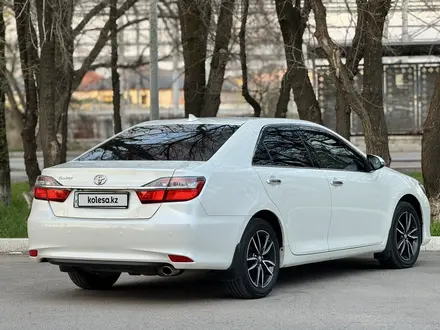 Toyota Camry 2017 года за 13 400 000 тг. в Алматы – фото 6