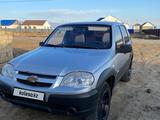 Chevrolet Niva 2010 года за 2 300 000 тг. в Атырау – фото 2