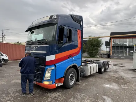 Volvo  FH 2018 года за 37 500 000 тг. в Алматы