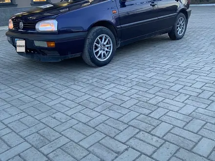 Volkswagen Golf 1995 года за 2 100 000 тг. в Актобе – фото 3