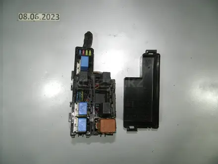 Блок предохранителей под капотом (маленький) за 5 000 тг. в Алматы