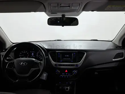 Hyundai Accent 2018 года за 7 880 000 тг. в Актобе – фото 14