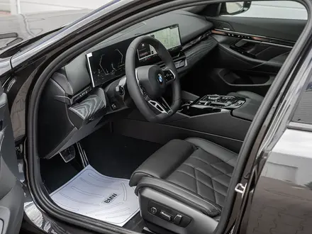 BMW 530 XDrive 2025 года за 52 852 327 тг. в Астана – фото 5