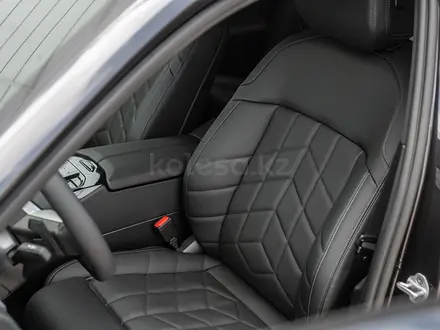 BMW 530 XDrive 2025 года за 52 852 327 тг. в Астана – фото 7