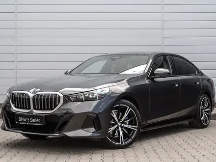 BMW 530 XDrive 2025 года за 52 852 327 тг. в Астана