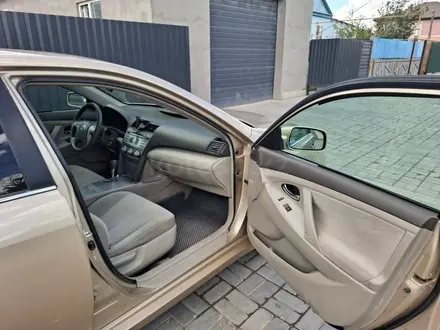 Toyota Camry 2010 года за 6 600 000 тг. в Атырау – фото 12