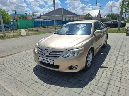 Toyota Camry 2010 года за 6 600 000 тг. в Атырау