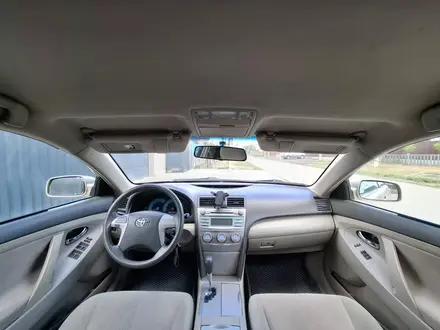Toyota Camry 2010 года за 6 600 000 тг. в Атырау – фото 9