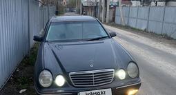 Mercedes-Benz E 220 2002 годаүшін3 100 000 тг. в Алматы – фото 3
