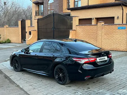 Toyota Camry 2020 года за 9 000 000 тг. в Уральск – фото 11