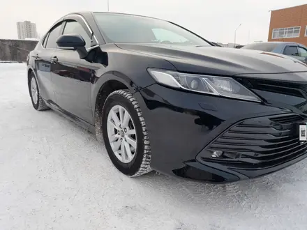 Toyota Camry 2018 года за 12 500 000 тг. в Астана – фото 3